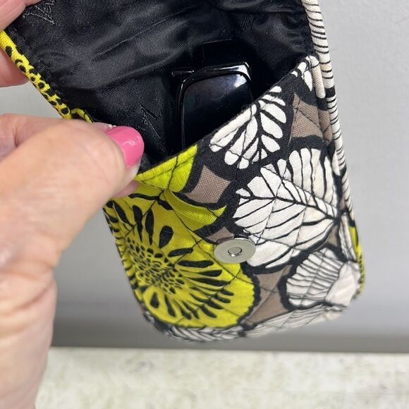 Vera Bradley Citron Glass Case Or Cell Phone Crossbody - Picture 8 of 8